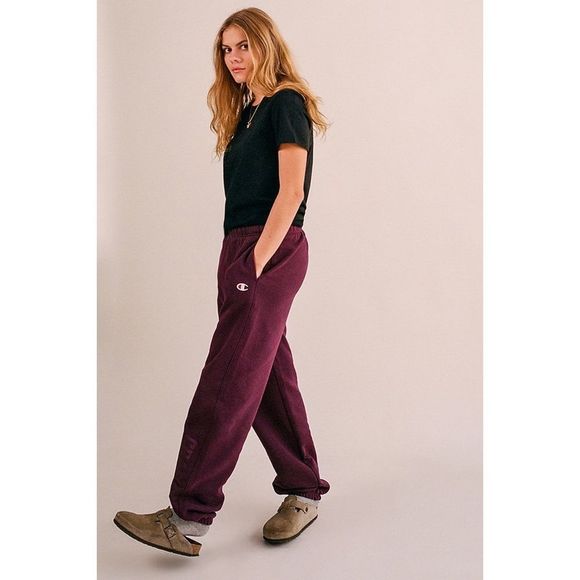 Urban Outfitters x Champion UO Exclusive Reverse Weave Hoodie & Jogger Pant Set - Picture 7 of 15